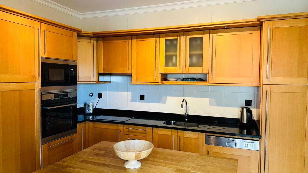Amazing 2 Bedroom Apartment Near Beach With Pool Лагос Екстериор снимка