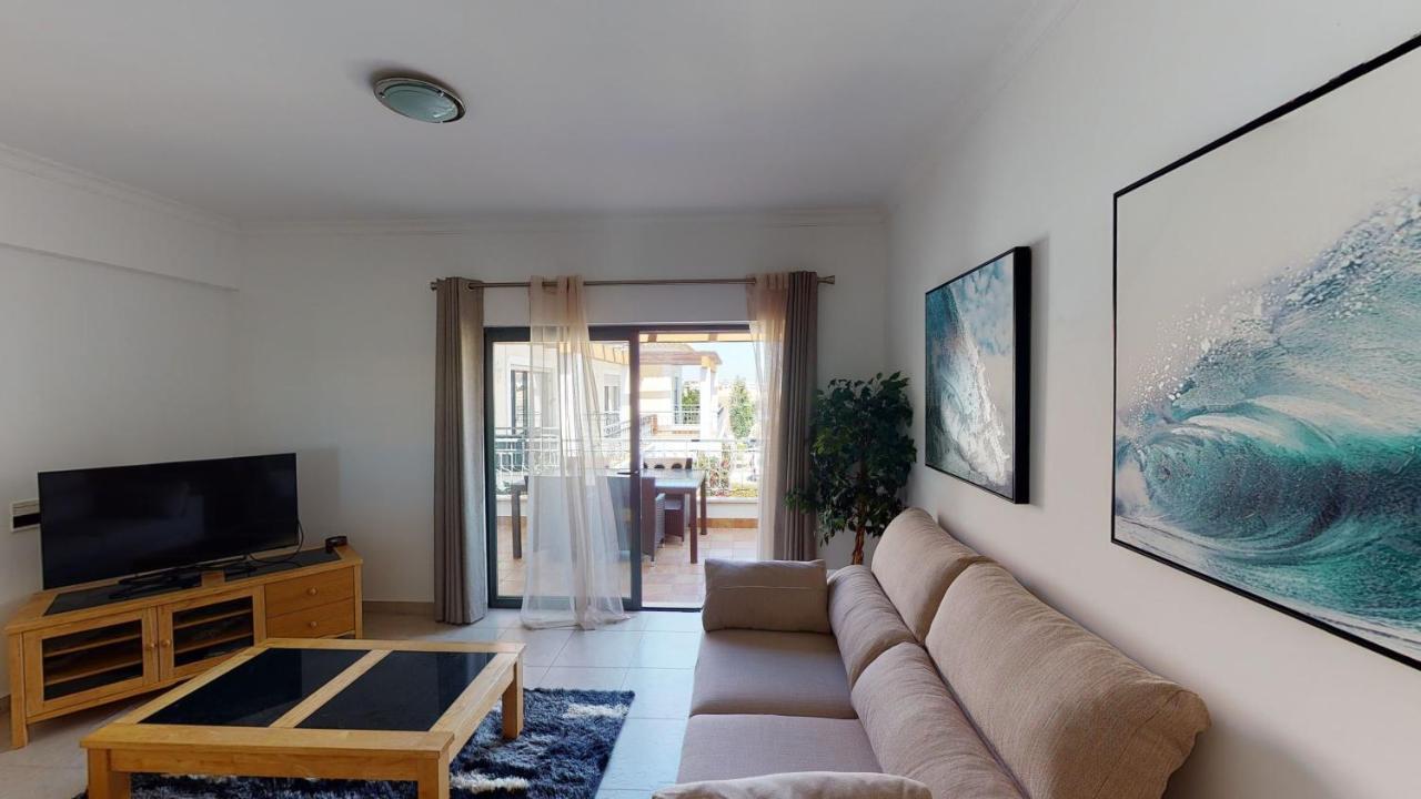 Amazing 2 Bedroom Apartment Near Beach With Pool Лагос Екстериор снимка