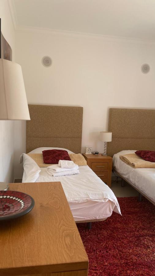 Amazing 2 Bedroom Apartment Near Beach With Pool Лагос Екстериор снимка