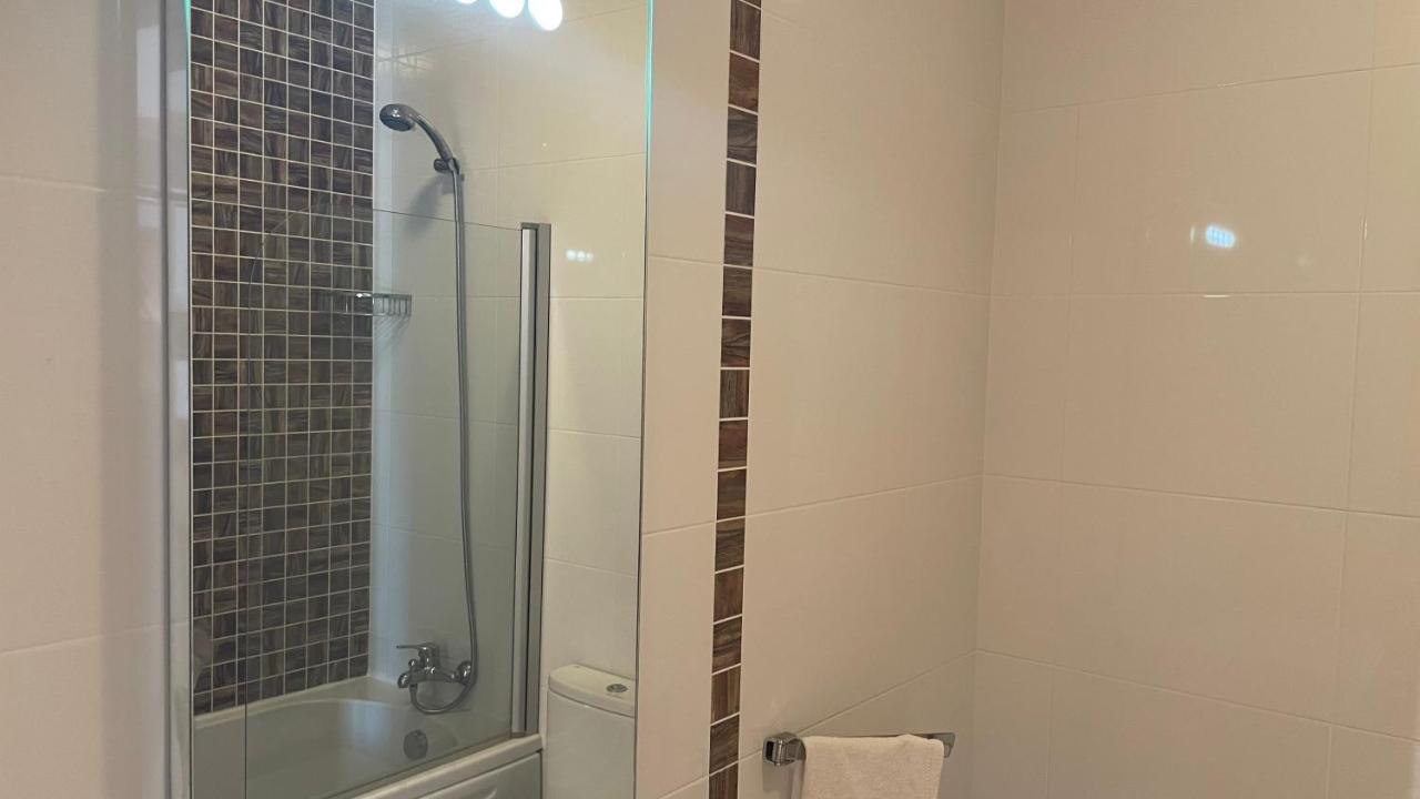 Amazing 2 Bedroom Apartment Near Beach With Pool Лагос Екстериор снимка